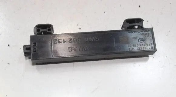 Volkswagen Golf VIII Keyless system antenna 5WA962132