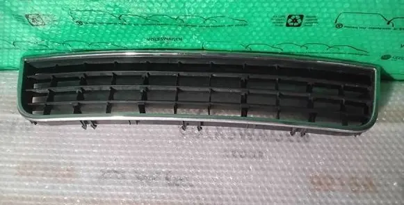 Audi A6 S6 C5 4B Front bumper lower grill 4B0807683L 4B0807683