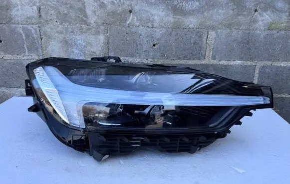 Volvo XC60 Headlight/headlamp 32420435