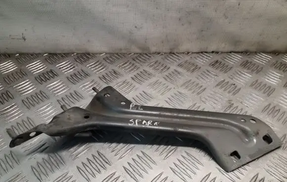 Audi Q5 SQ5 Fender mounting bracket 8R0821135