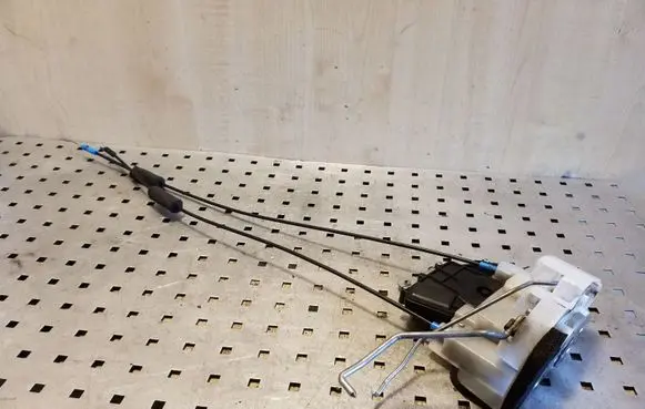 Subaru Outback Front door lock
