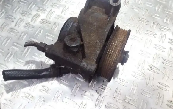 Renault Laguna I Power steering pump