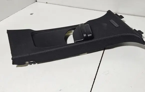 Mercedes-Benz C W204 (B) pillar trim (top) A2048600230
