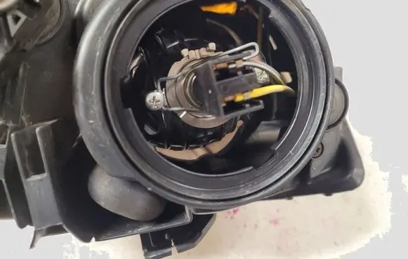 KIA Sorento Headlight/headlamp 921013E5XX