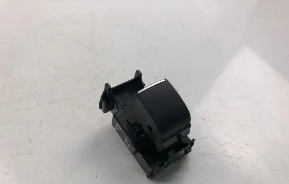 Toyota RAV 4 (XA40) Electric window control switch 193335