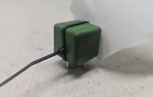 Opel Omega B2 Other relay 03447012
