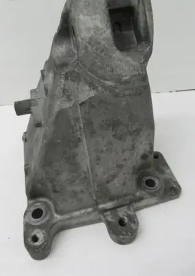 Mercedes-Benz S W221 Engine mounting bracket