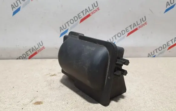 Vacuum air tank