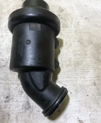 Mercedes-Benz E W212 Intake resonator A6511400087 4011195A
