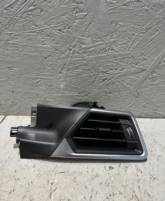BMW 3 G20 G21 Dashboard air vent grill cover trim 5A3B8D0 539259