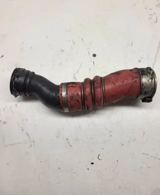 BMW 5 F10 F11 Intercooler hose/pipe 7583728