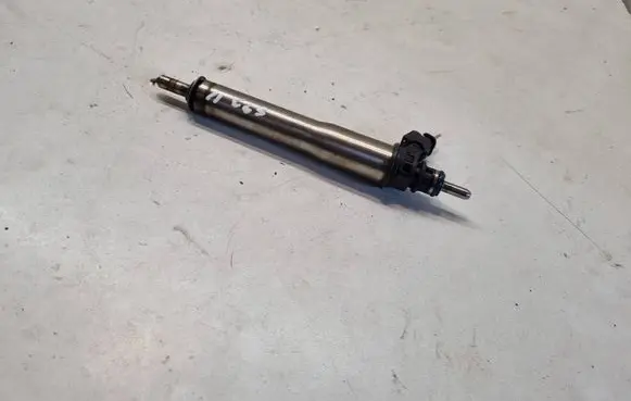 Mercedes-Benz CLS C219 Fuel injector A2720700187 577AC 0261500035