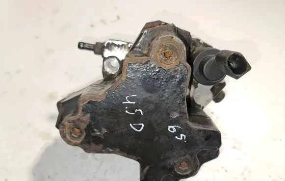 BMW 7 E65 E66 Fuel injection high pressure pump 0445010108