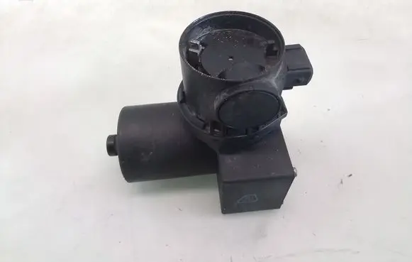 Volkswagen Golf II Central locking vacuum pump 
