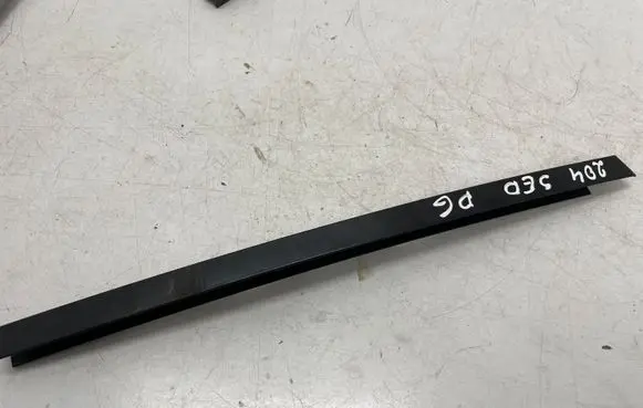 Mercedes-Benz C W204 Other rear door trim element A2047300219