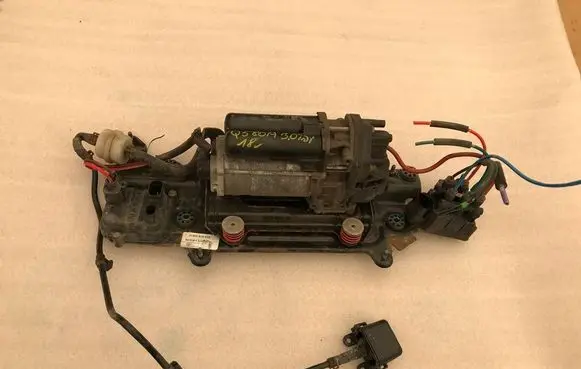 Audi Q5 SQ5 FY Air suspension compressor/pump 80A616005E