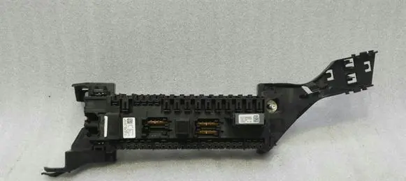 Mercedes-Benz GLS X166 Fuse module A1665402350