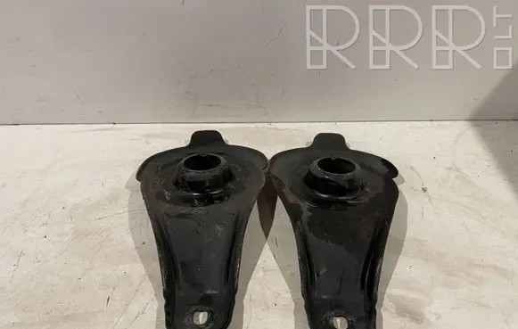 Lexus CT 200H Coil spring/strut mount 