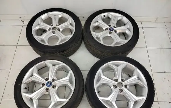Ford Galaxy R18 carbon fiber rim AM2J1007DC