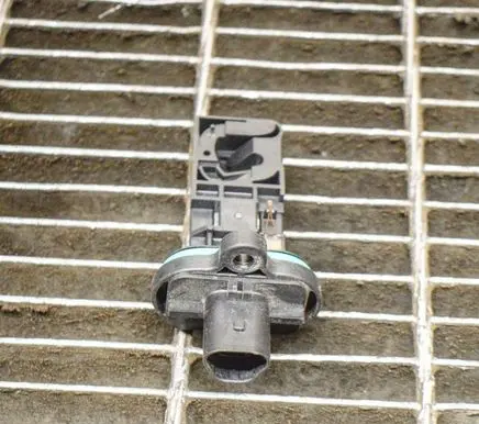 Chevrolet Volt I Mass air flow meter 0280218268 13301682