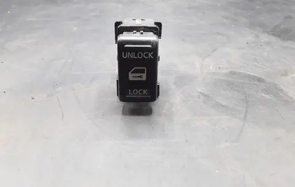 Nissan Pathfinder R51 Central locking switch button NOCODE
