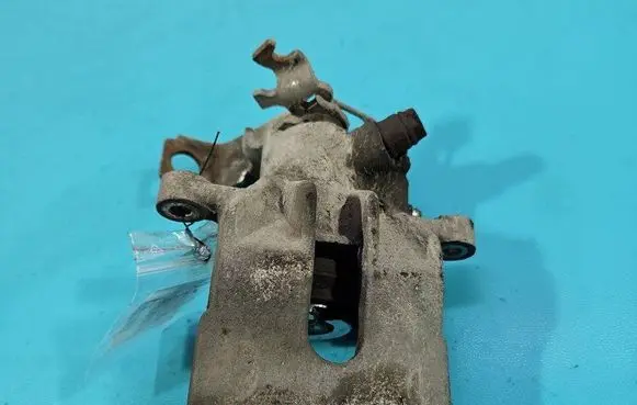 Rear brake caliper