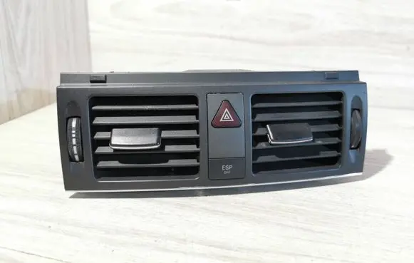 Mercedes-Benz C W204 Dash center air vent grill A2048305254 7711001
