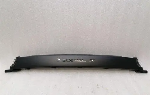 Tesla Model S Front door cover/cap 106255000