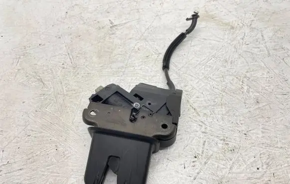 Audi A6 S6 C6 4F Tailgate/trunk/boot lock/catch/latch 4F5827505C 4E0827645