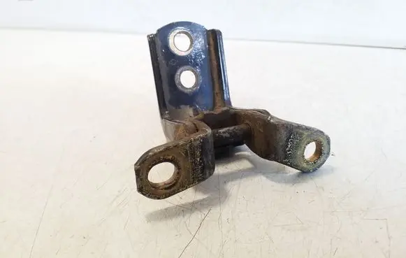 Nissan Pathfinder R51 Rear door lower hinge