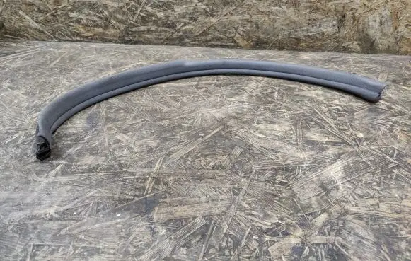 Mercedes-Benz S W140 Front door rubber seal 