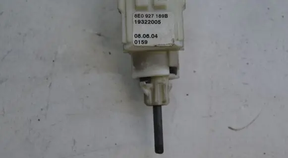 Audi A4 S4 B6 8E 8H Brake pedal sensor switch 8E0927189B