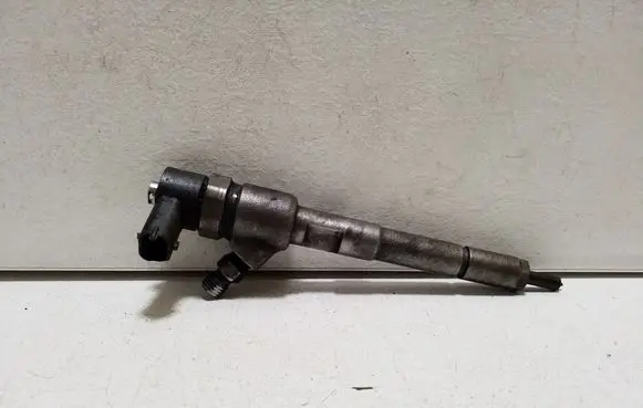 Fiat 500L Fuel injector 0445110351