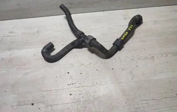 Volkswagen Touran III Engine coolant pipe/hose