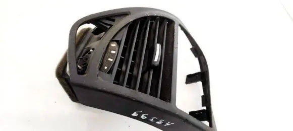 Citroen C4 I Picasso Dash center air vent grill 303843 303797