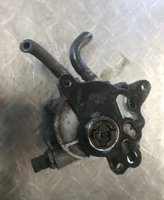 Volkswagen PASSAT B6 Vacuum pump 03G145209