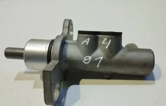 Audi A4 S4 B5 8D Master brake cylinder 61973