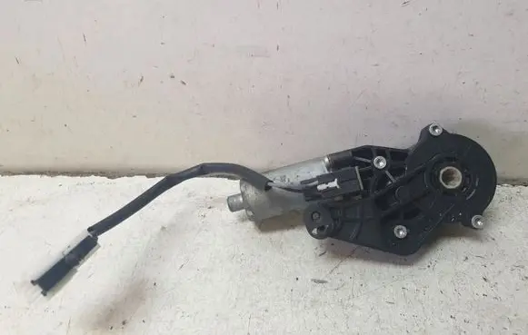 Mercedes-Benz C W204 Seat adjustment motor 0390203367