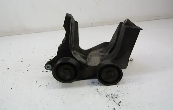 Ford Fiesta Generator/alternator bracket E2333A890190B