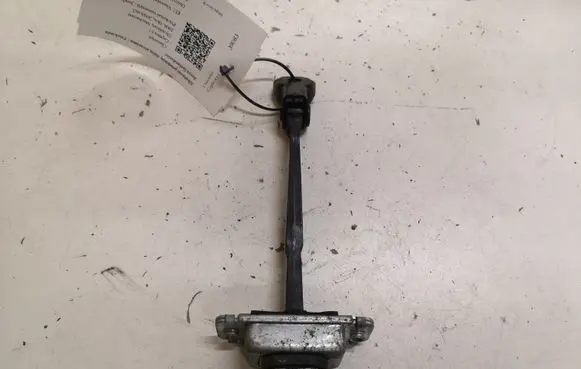 Chevrolet Captiva Front door check strap stopper