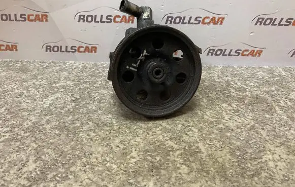 Ford Focus Power steering pump CX24