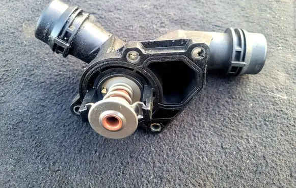 BMW 3 E46 Thermostat 