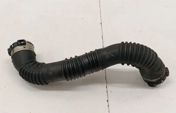 Mercedes-Benz CLA C117 X117 W117 Intercooler hose/pipe A2465200101
