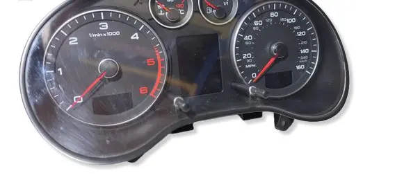 Audi A3 S3 8P Speedometer (instrument cluster) 8P0920982J