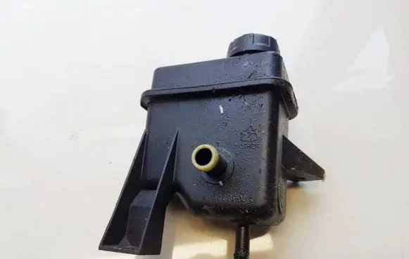 Mitsubishi Space Star Power steering fluid tank/reservoir