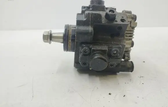 Hyundai i30 Fuel injection high pressure pump 331002A420