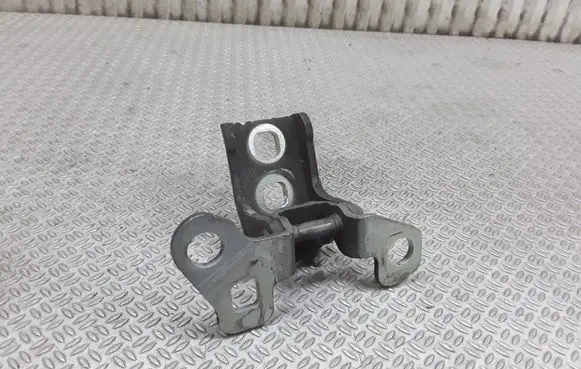 Renault Clio III Front door upper hinge