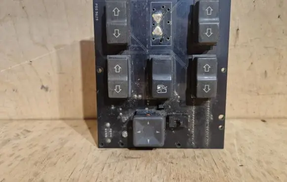 Land Rover Range Rover P38A Electric window control switch AWR10H4