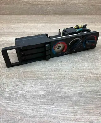 BMW 5 E34 Climate control unit 1391878 1384295