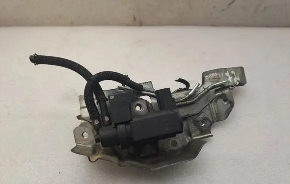 Toyota Corolla Verso AR10 Valve vacuum 258190R011 2586126020